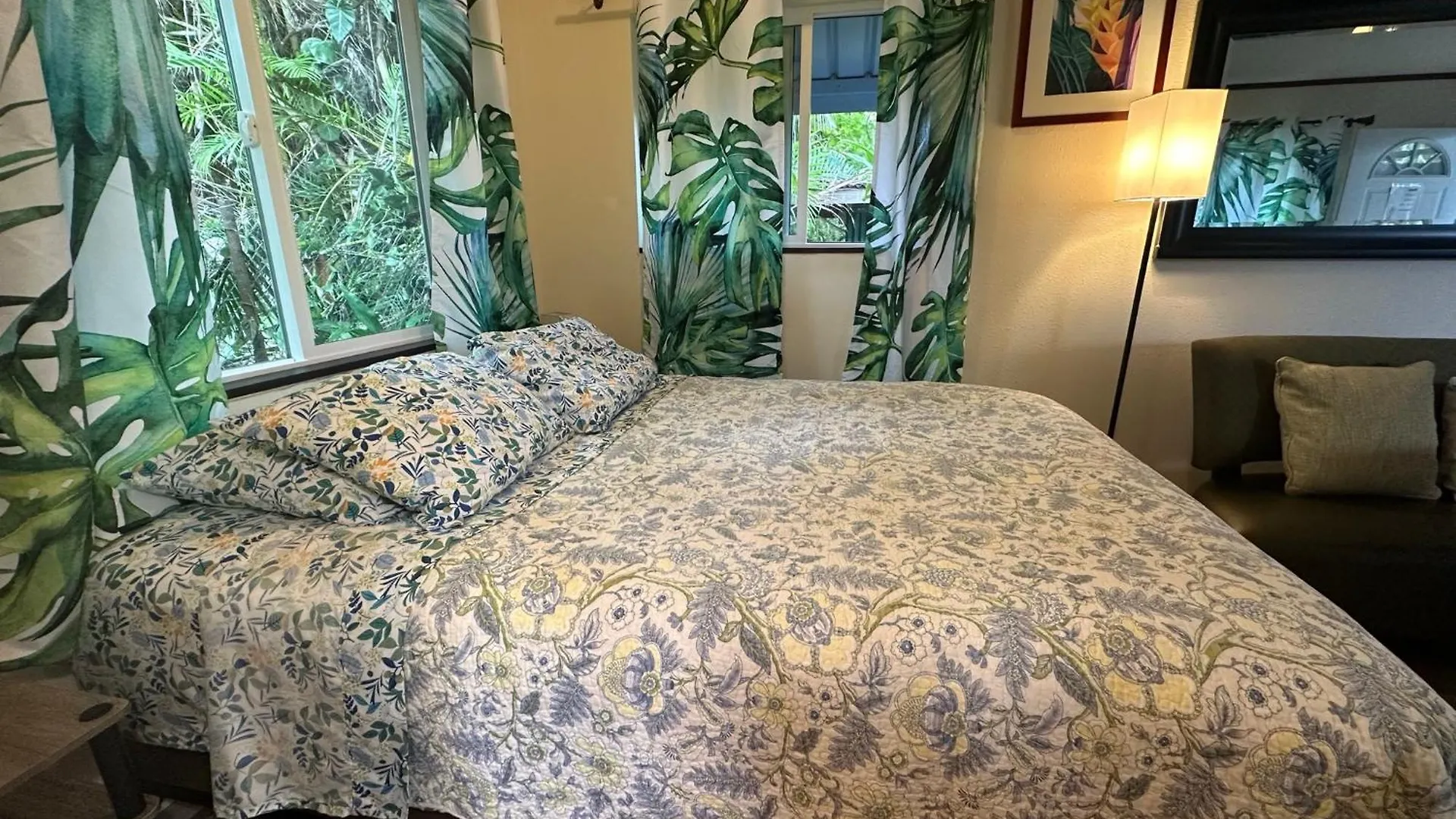 Hawaiian Ohana Home Hilo Bed & Breakfast